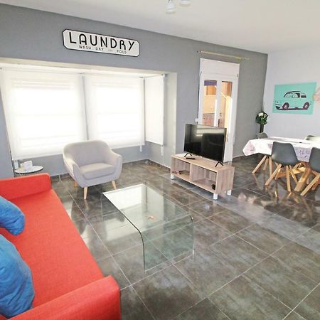 Centrico Y Espacioso Piso En Barrio Tranquilo Alicante Bagian luar foto