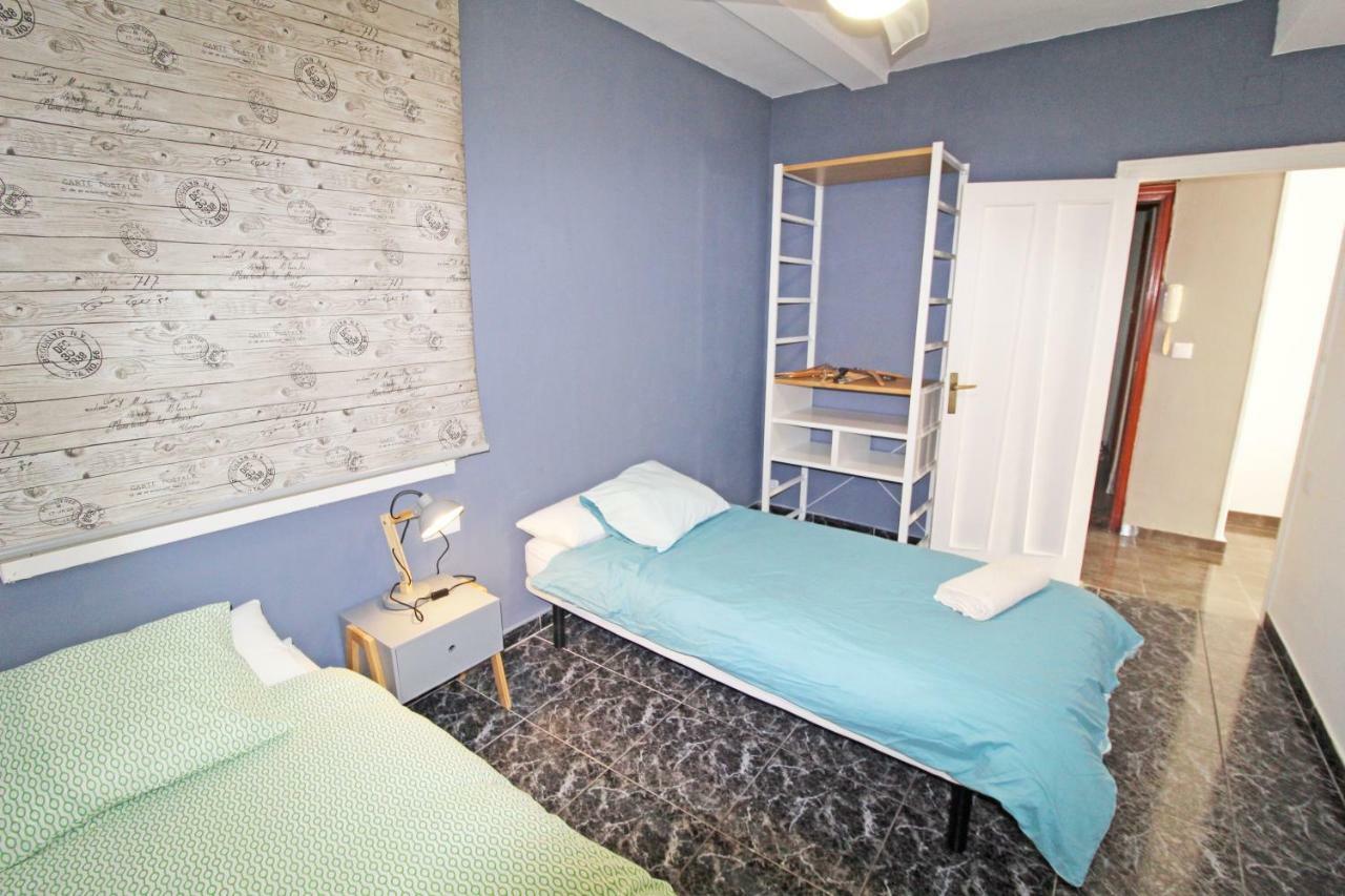 Centrico Y Espacioso Piso En Barrio Tranquilo Alicante Bagian luar foto